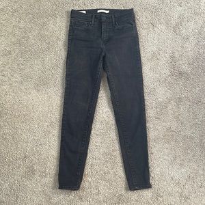 Levi’s Black Super Skinny High Rise 720s